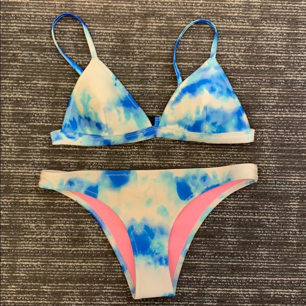 Great condition triangl tie dye bathing suit